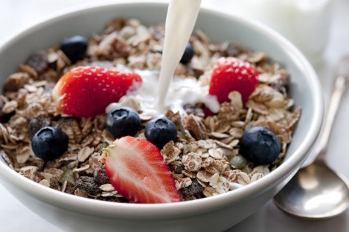 Ngủ cốc Neslté kết hợp với sữa không đường giúp giảm cân mà không cần nhịn bữa